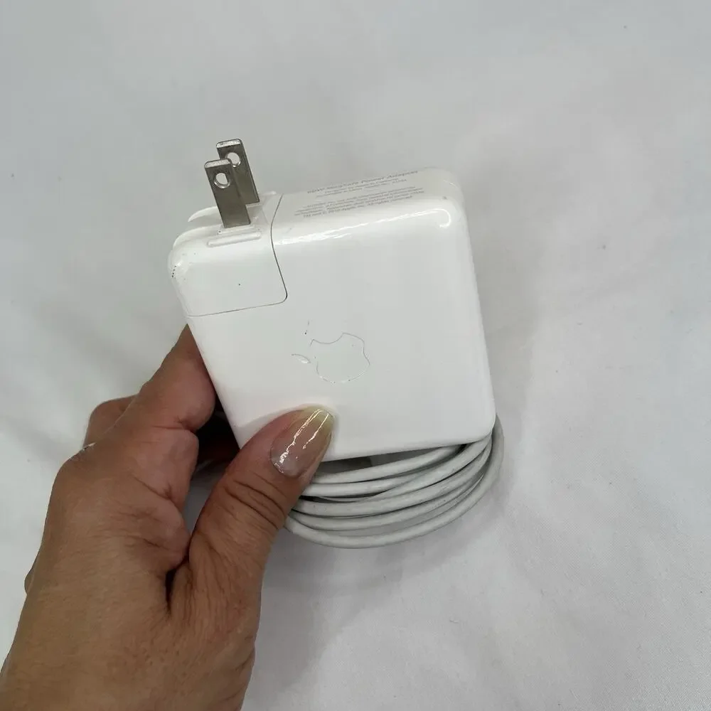 Apple Magsafe Power Adapter Model No: A1344 Input AC 100-240V Output 16.5V-3.65A